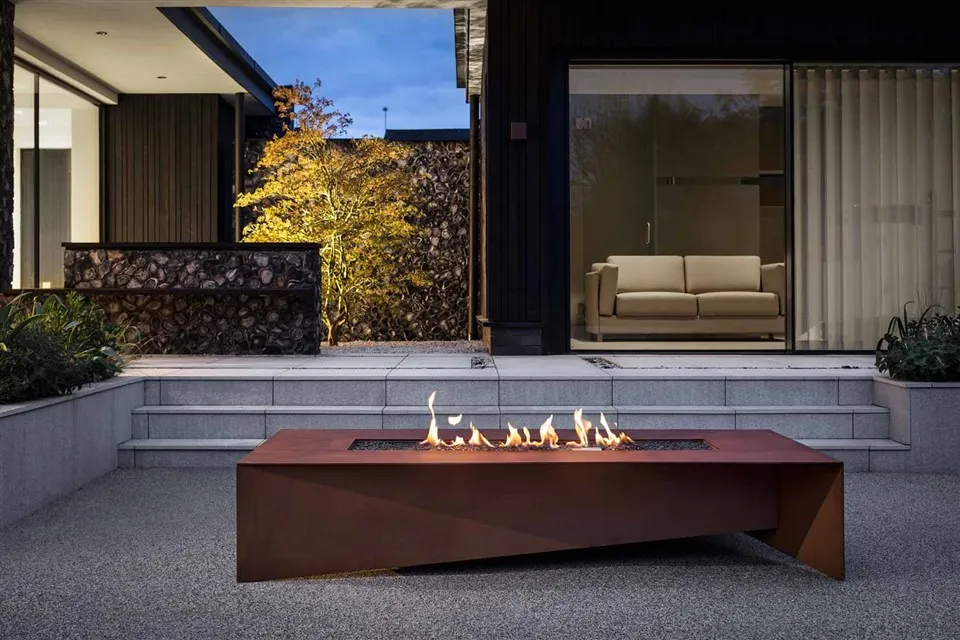 Ognjišče v kampu Corten