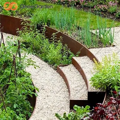 Prednosti uporabe cvetne postelje za vrtno ograjo za zasebnost