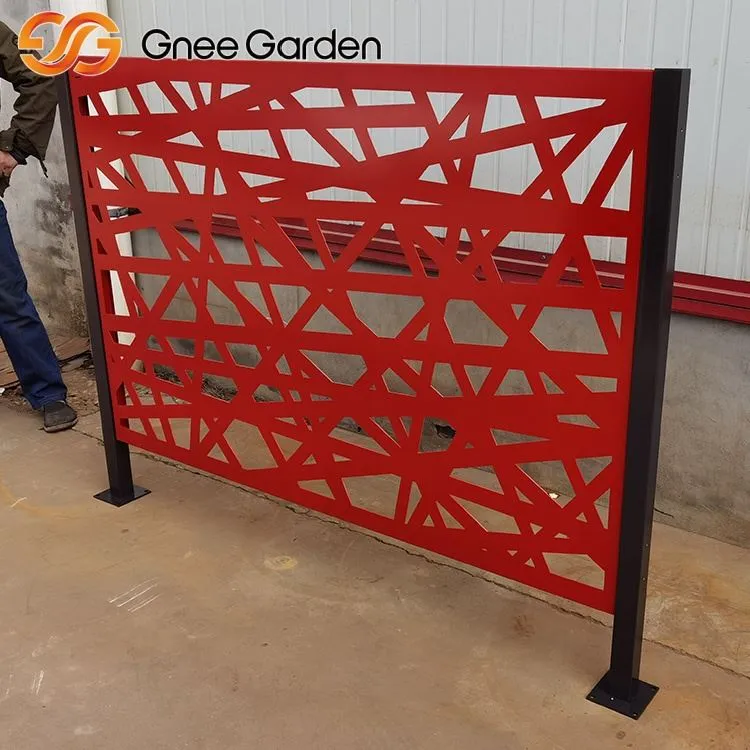 Rdeča zapletena linija kovinska particija korten