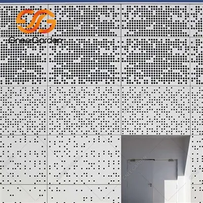 Aluminijasta fasadna stena